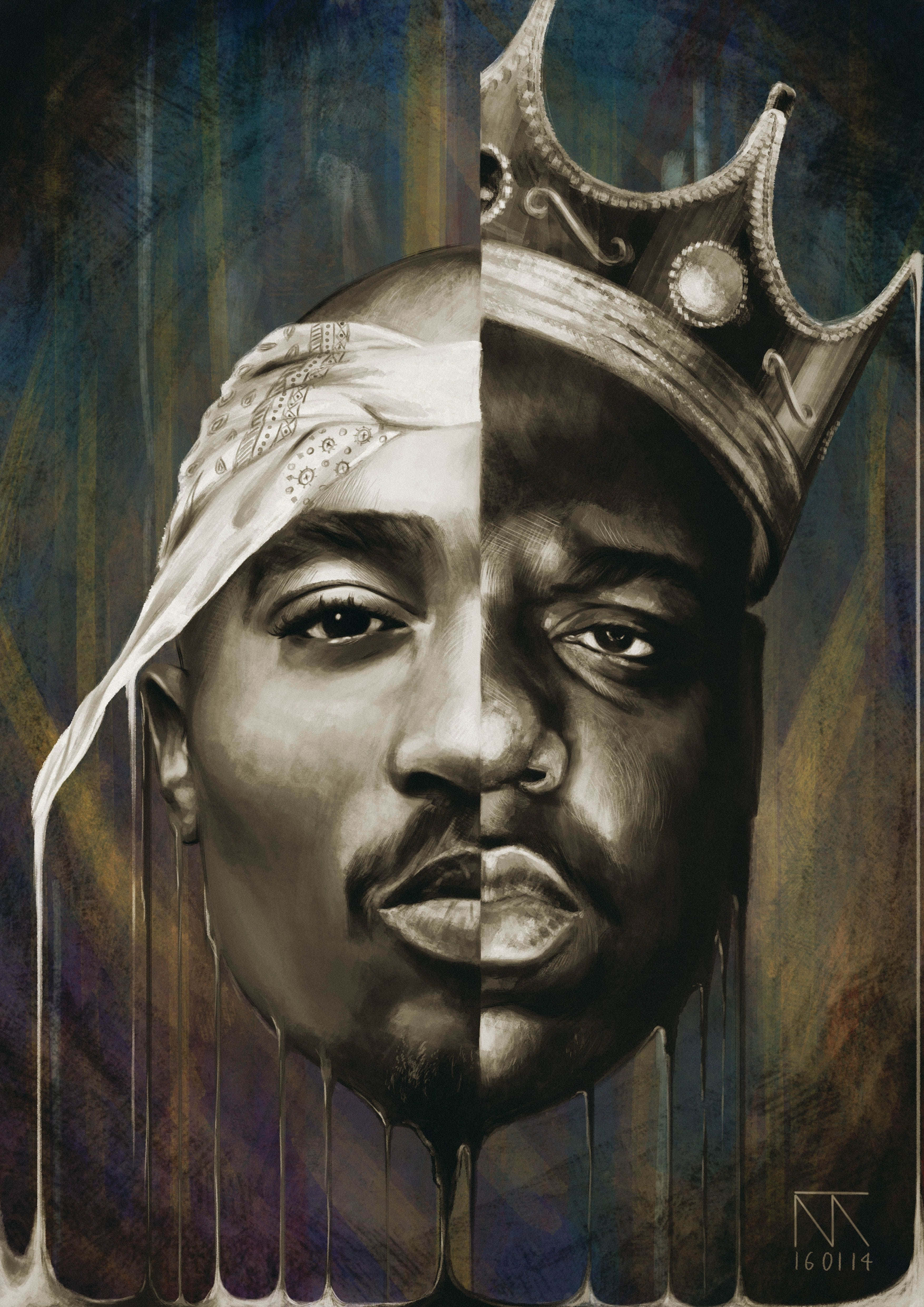 桌布 壁紙 — Tupac Shakur 的分割肖像，一半戴頭巾，一半戴皇冠，帶有滴落油漆效果和紋理背景。