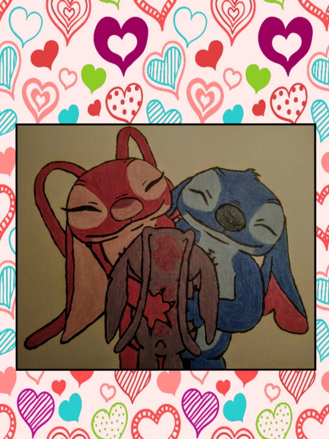 Lilo 和 Stitch 在愛心環繞下擁抱。 — Stitch 壁紙