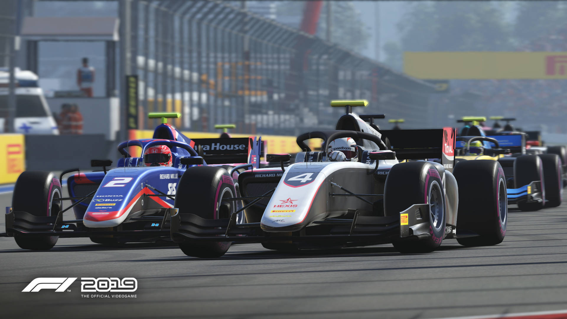 一級方程式賽車在日落時分的賽道上飛馳。 — F1 2019 壁紙 壁紙