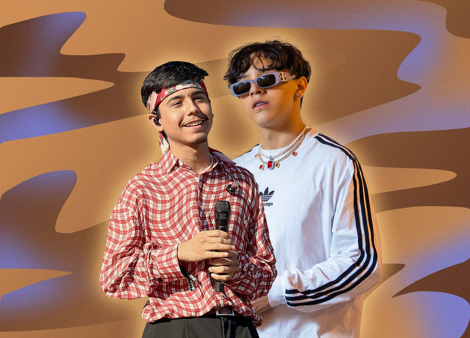  壁紙 — 兩位時尚年輕男子在溫暖抽象背景前自信擺姿勢，背景有流動的橙色和紫色形狀。