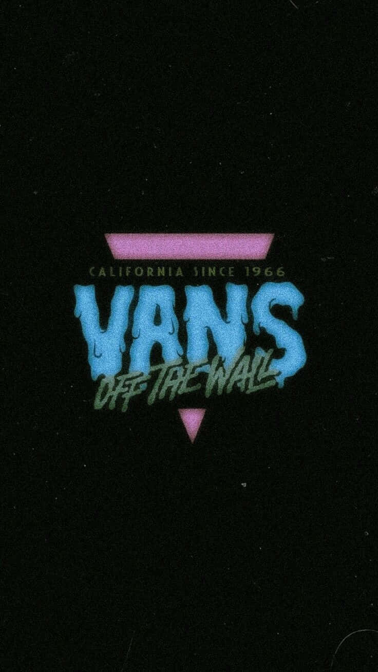 Retro 桌布 壁紙 — Vans Off The Wall 標誌以藍色和粉紅色霓虹光在黑色紋理背景上呈現。