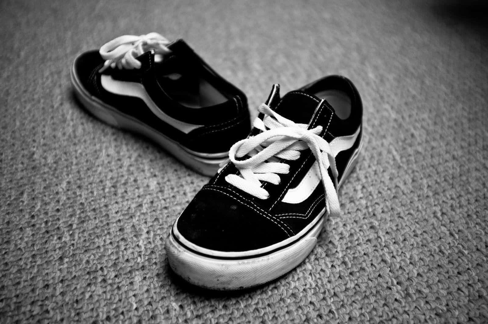 Vans Old Skool 黑白經典鞋款 壁紙