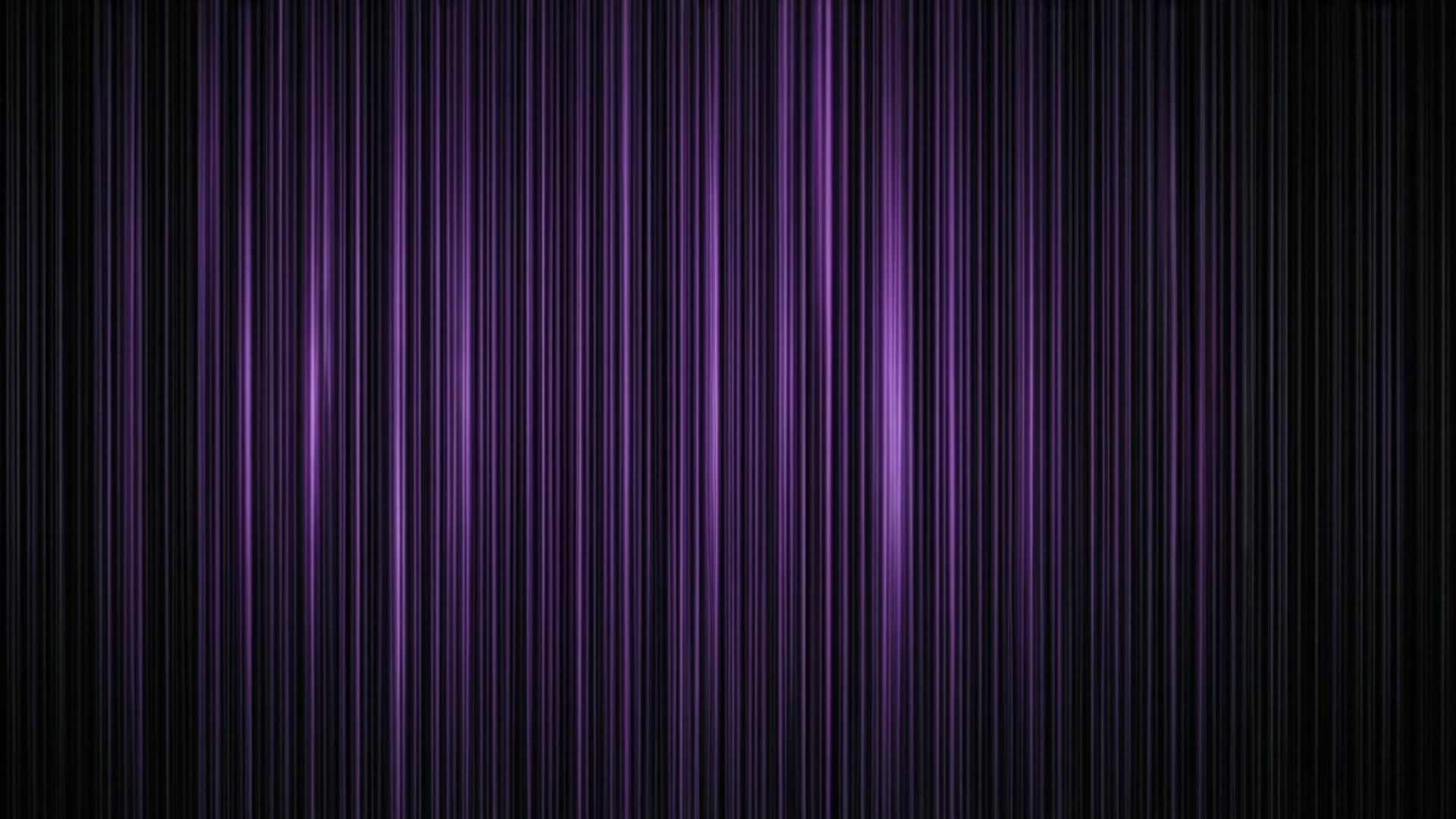 Mystical Dark Purple Black Stripes 壁紙 — 垂直發光的紫色光線在深黑色背景上放射，營造出未來數位氛圍。