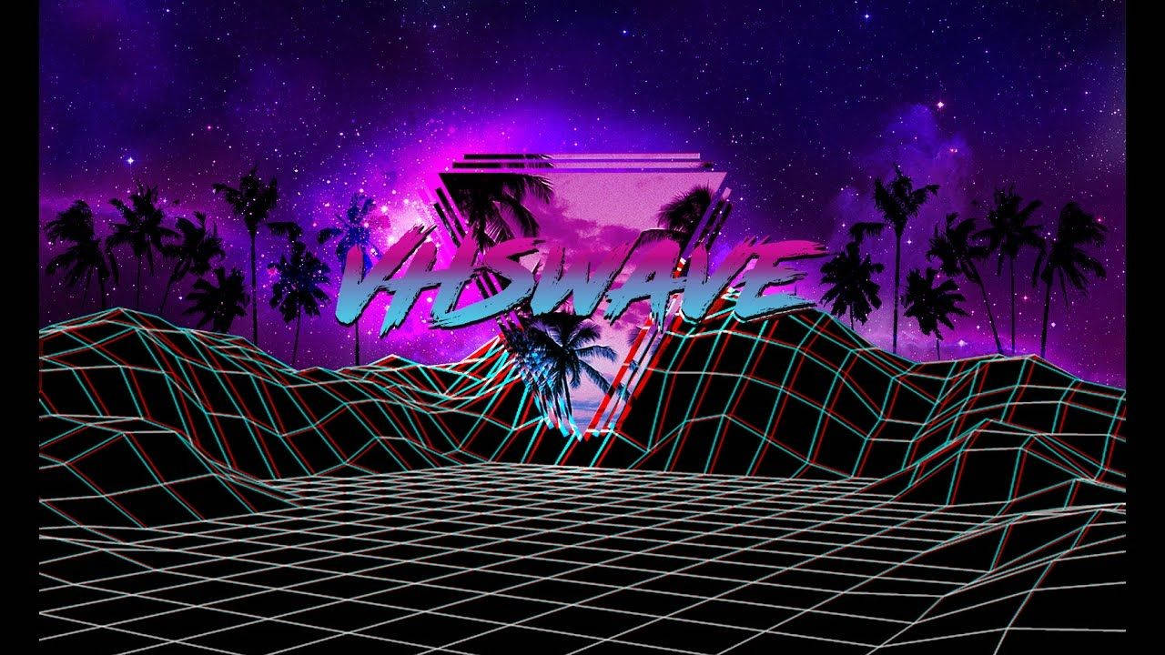 Retro 桌布 壁紙 — VHS 波浪文字在棕櫚樹和網格景觀上方的星空紫色天空中發出霓虹粉紅色光芒。