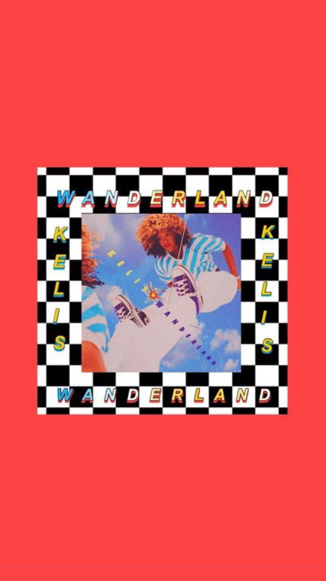 Red Checkered 桌布 壁紙 — 一位充滿活力的80年代流行藝術家，捲髮穿著條紋襯衫，在珊瑚色背景上大膽的黑白棋盤格框架內，對著藍天擺姿勢。