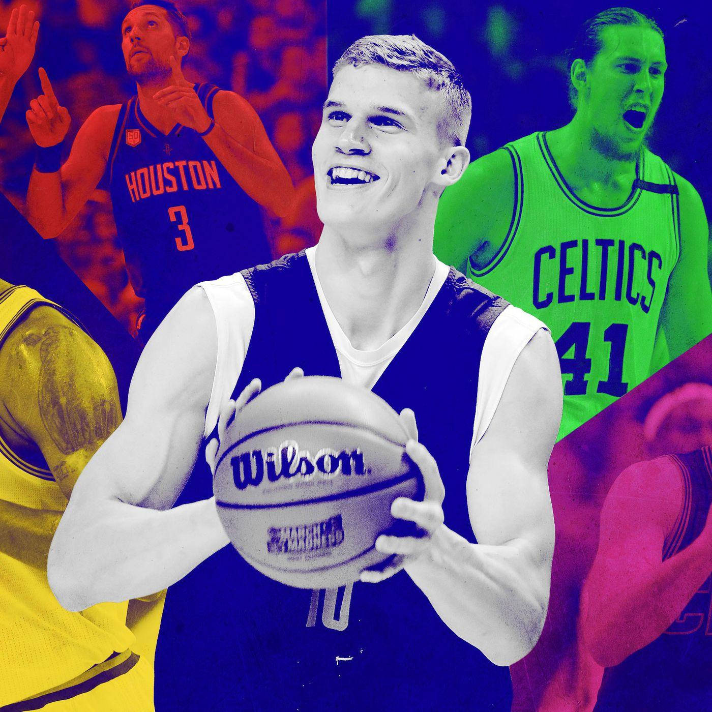 色彩繽紛的籃球運動員動作照片，其中一位微笑的球員手持球。 — NBA 壁紙