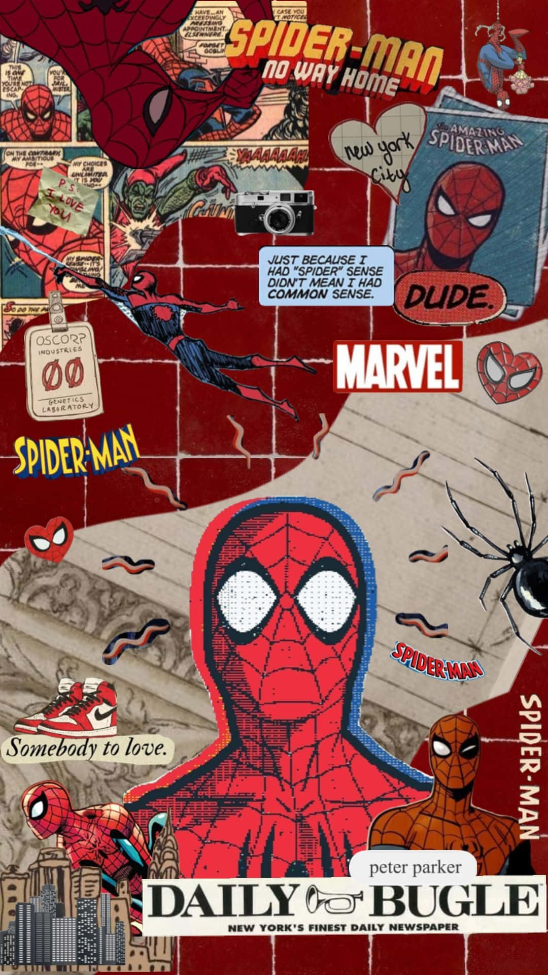 Daily Bugle 桌布 壁紙 — 一幅充滿活力的漫畫拼貼畫，以紅磚牆為背景，蜘蛛人以多種姿勢和風格呈現，並帶有報紙剪報和城市景觀元素。