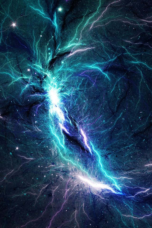 Lightning iPhone 桌布 壁紙 — 充滿活力的宇宙閃電，以電光藍和紫色劃過佈滿星辰的黑暗星雲。