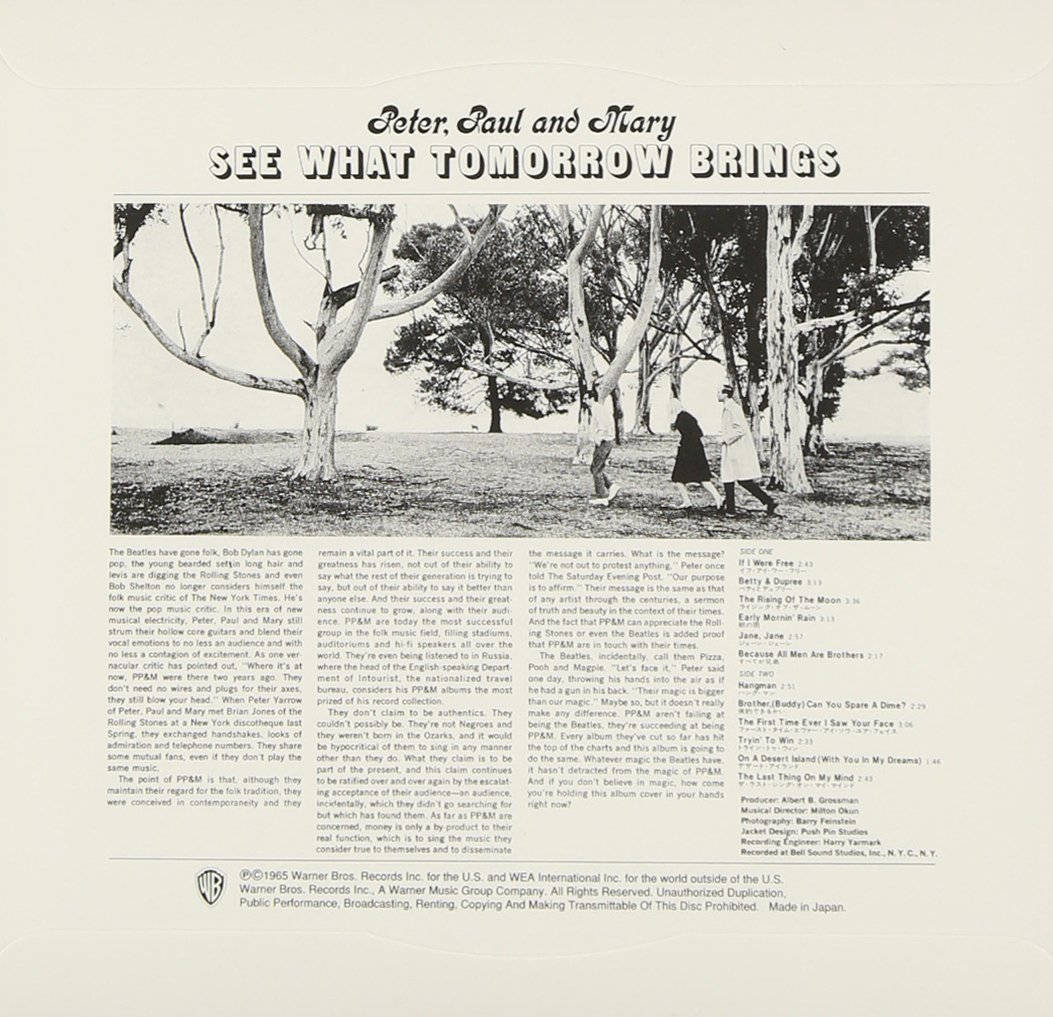 album 桌布 壁紙 — Peter Paul and Mary 的《See What Tomorrow Brings》復古 1965 年專輯封面，以三人組在海灘上的黑白照片為特色，附有文字和鳴謝。