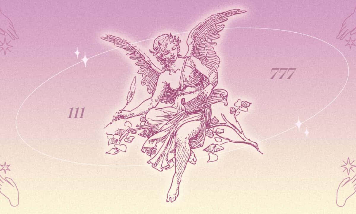  壁紙 — 一位復古風格的天使帶有翅膀，優雅地坐在樹枝上，背景是柔和的粉紅與奶油色漸變，點綴著天體符號和數字。