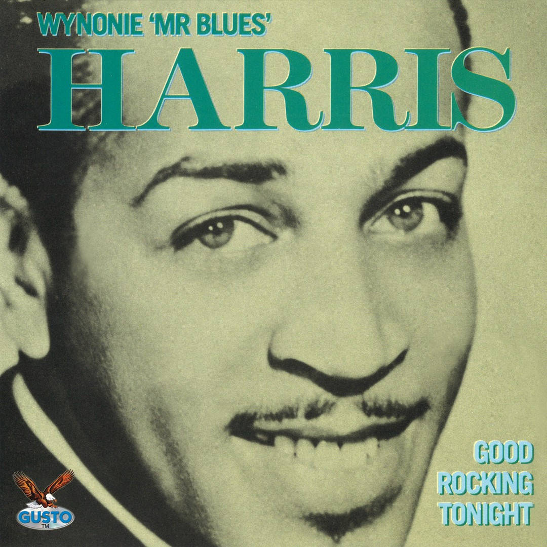 Album Cover 桌布 壁紙 — Wynonie 'Mr Blues' Harris 的復古棕褐色調肖像，溫暖微笑，搭配大膽的青綠色文字疊加。