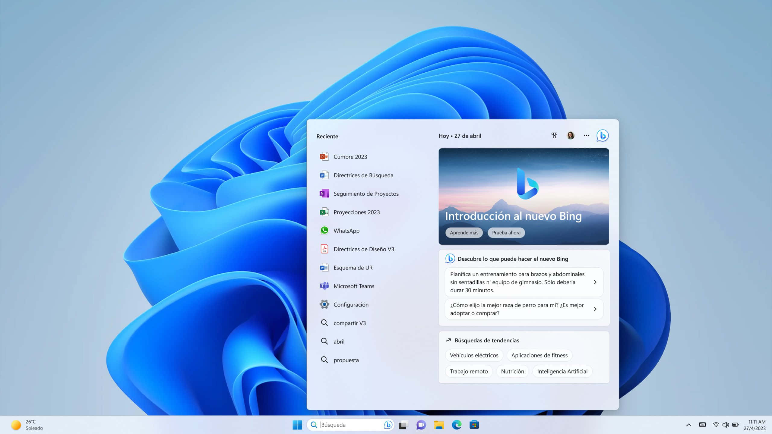 Windows Computer 桌布 壁紙 — Windows 11 桌面，帶有藍色抽象波浪桌布和一個打開的 Bing 搜尋視窗，顯示最近的搜尋和熱門話題。