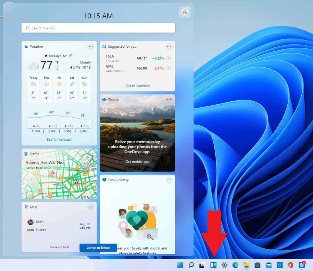 筆電 桌布 壁紙 — Windows 11 桌面，帶有藍色抽象桌布和顯示天氣、股票和新聞的活動小工具。