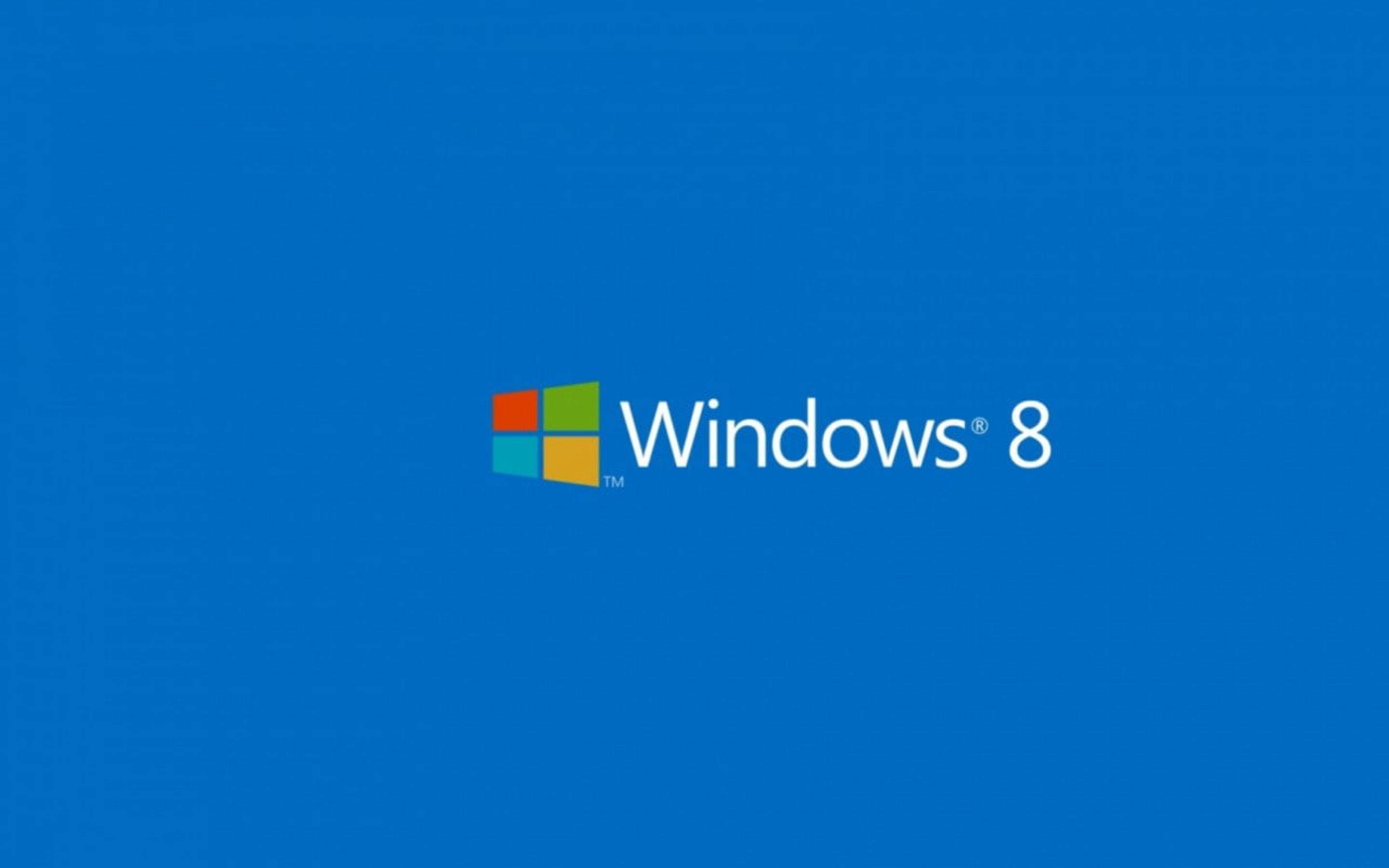 Windows Computer 桌布 壁紙 — Windows 8 標誌居中於純藍色背景上，帶有彩色磁貼圖示和白色文字。