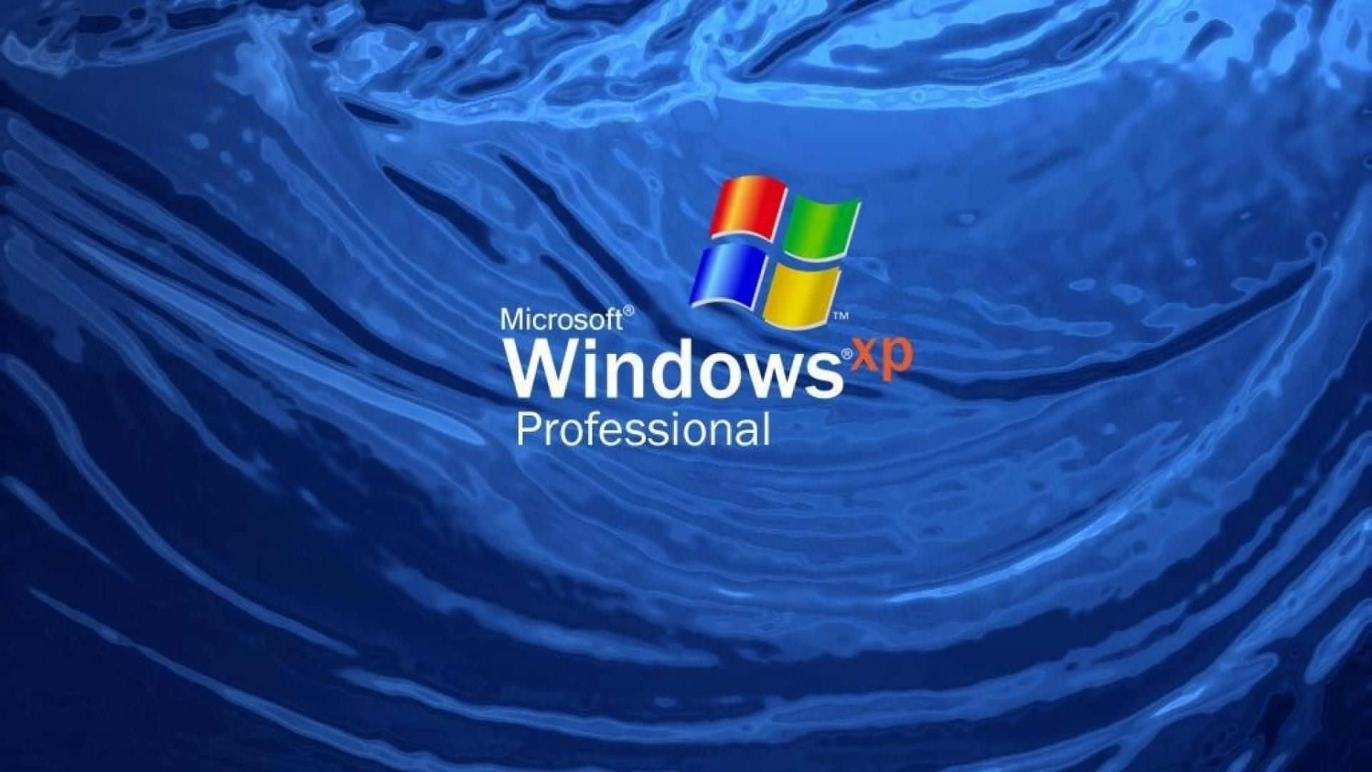 Windows XP 桌布 壁紙 — Windows XP Professional 標誌居中於旋轉的藍色水紋理背景上。