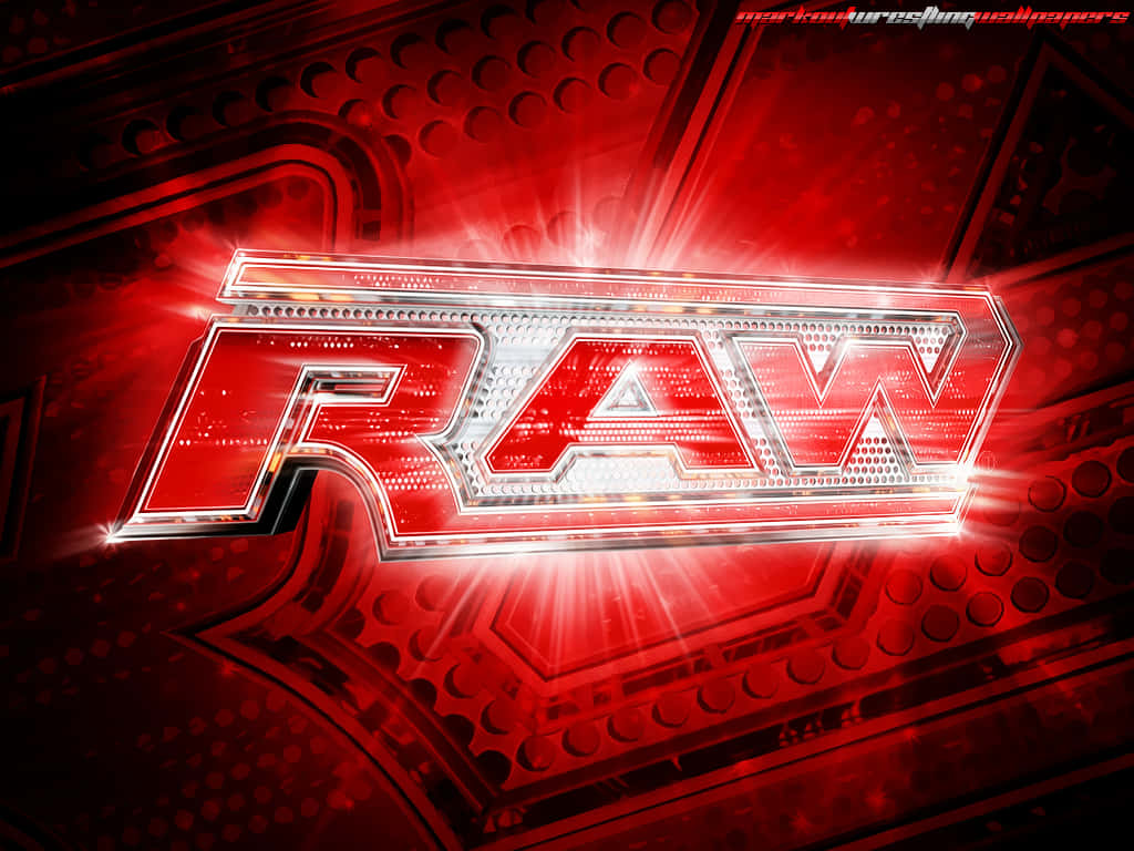 桌布 壁紙 — WWE RAW 標誌在金屬紋理背景上發出強烈的紅光，並帶有放射光束。
