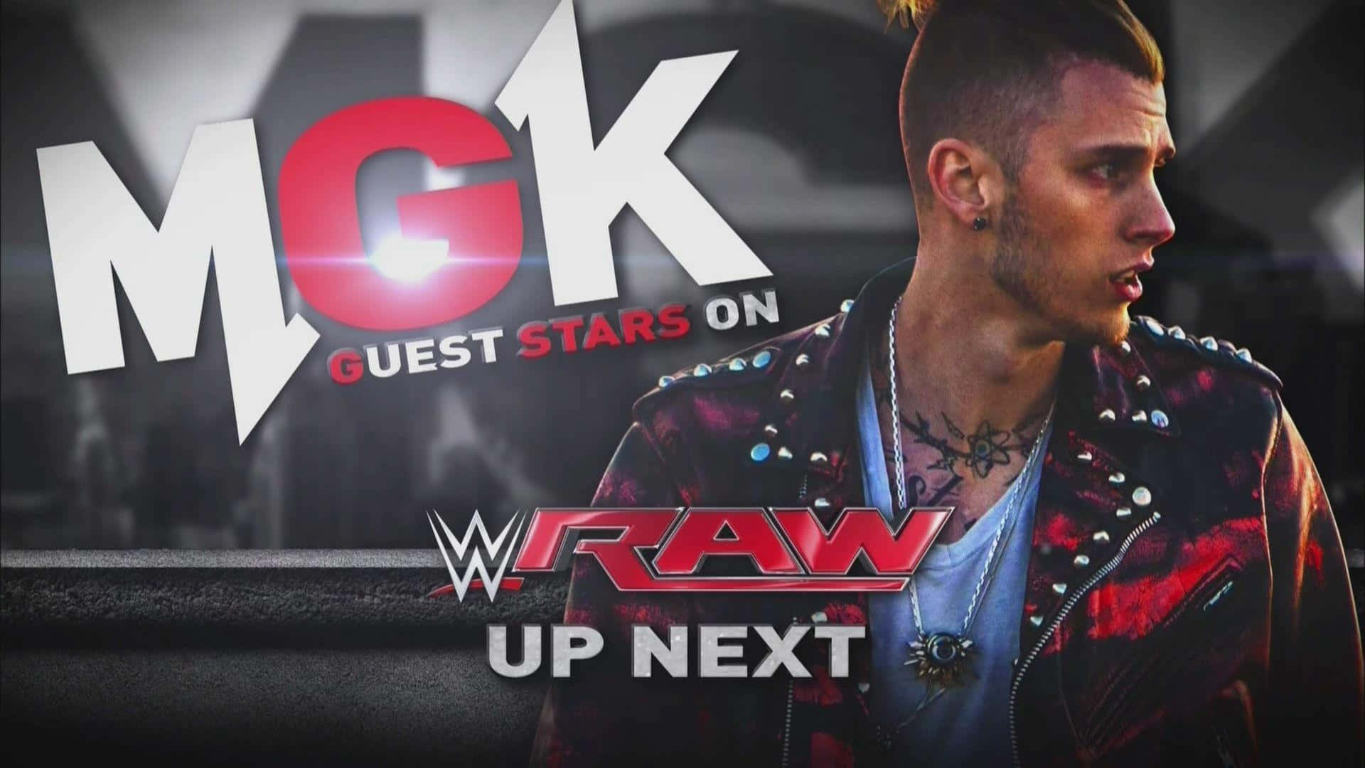 mgk 桌布 壁紙 — WWE摔角手MGK在RAW的客串宣傳圖中，以粗體紅白文字搭配，凝視著鏡頭。