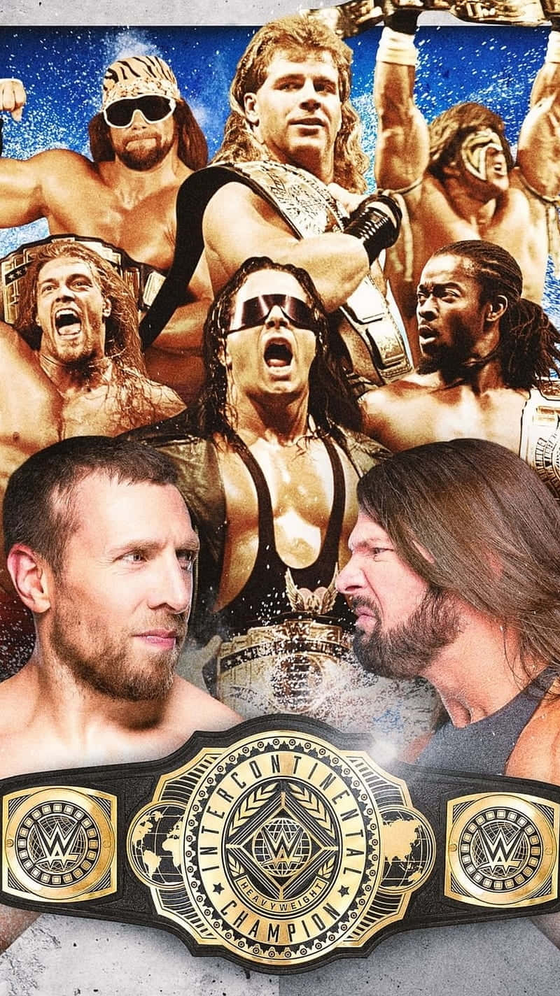 WWE 桌布 壁紙 — WWE摔角手以冠軍腰帶擺出動作姿勢的動感拼貼，背景是繁星點點的藍色。