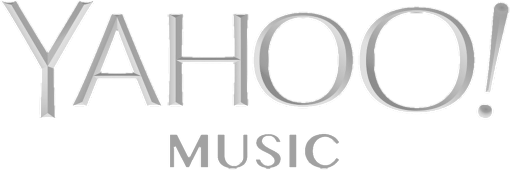 藝術 桌布 壁紙 — Yahoo Music 標誌以金屬銀色字體顯示在黑色背景上，字體粗體清晰。
