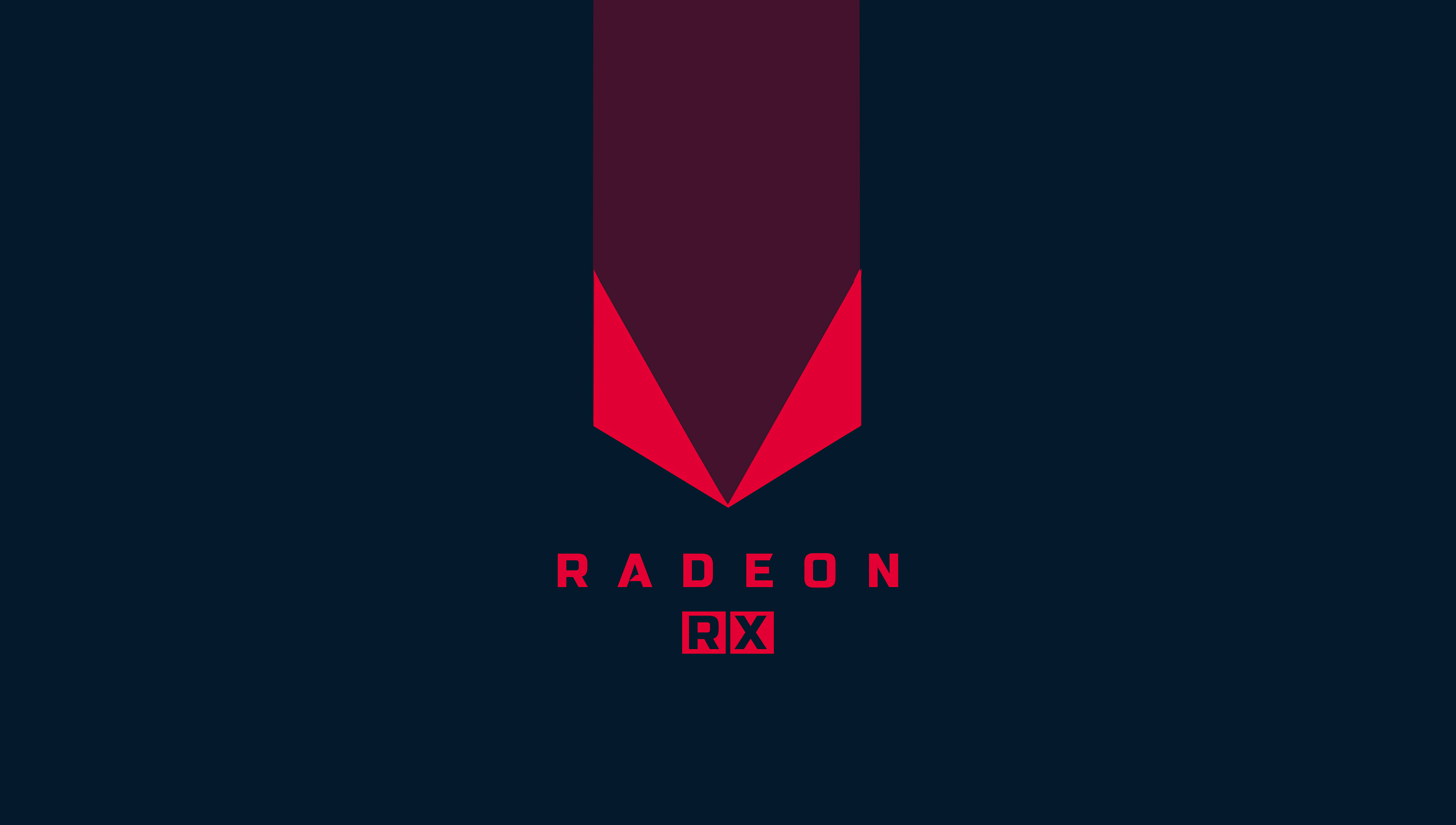 紅色和栗色幾何箭頭標誌，帶有 Radeon RX 文字，位於深藍色背景上。 — Amd 壁紙