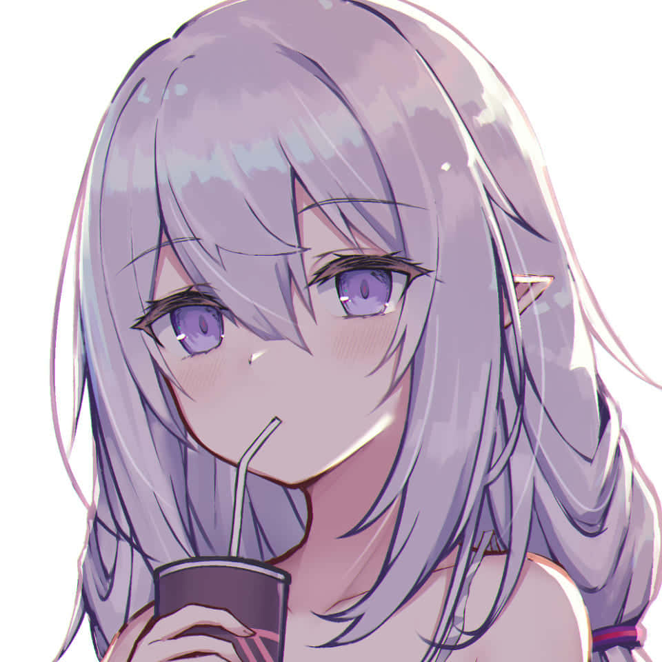 擁有薰衣草色頭髮的動漫女孩用吸管啜飲飲料。 — 動漫女孩 壁紙