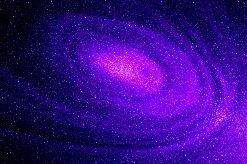  壁紙 — 一個迷人的螺旋星系，在繁星點點的宇宙背景下散發出充滿活力的紫色和深藍色色調。