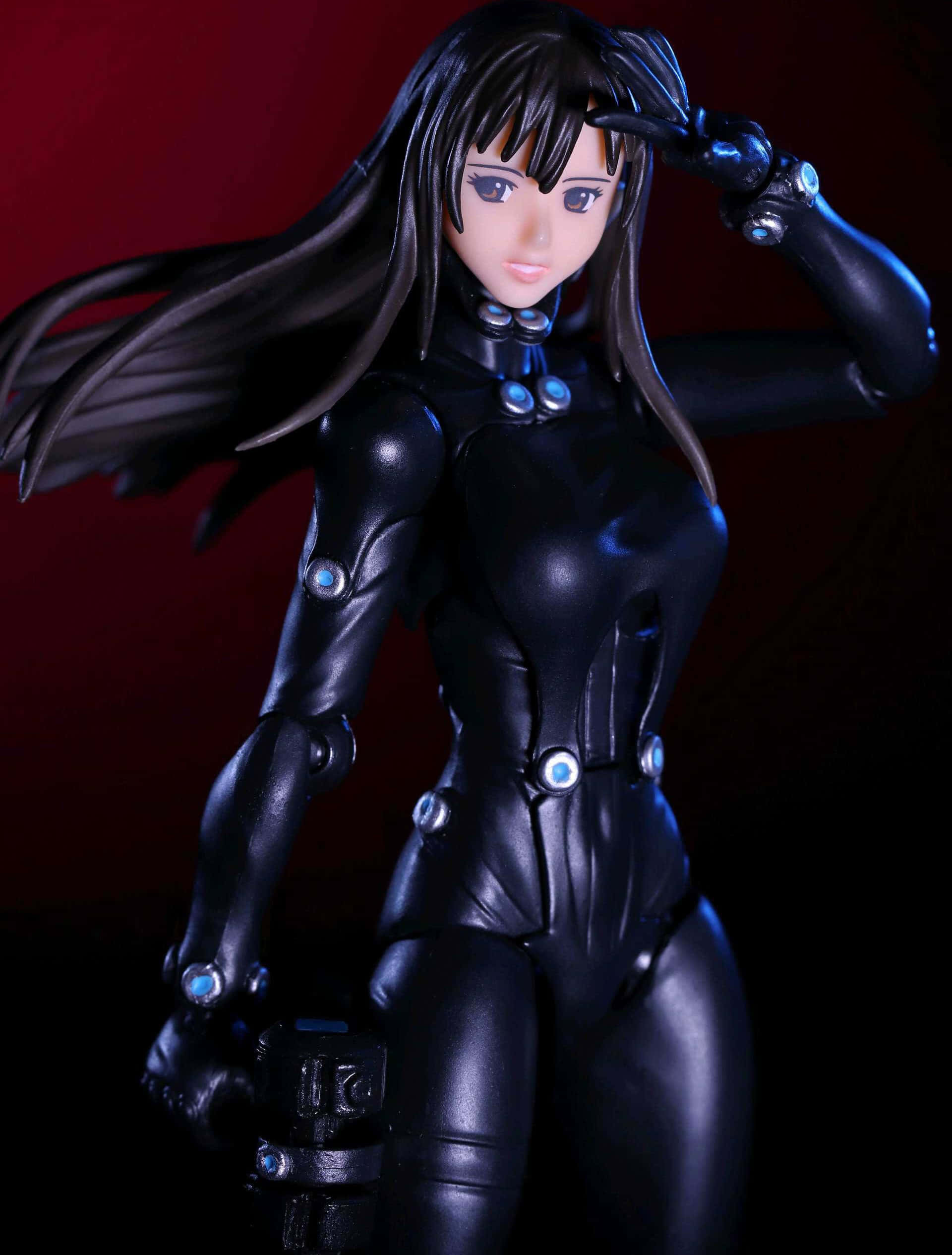 Reika Shimohira 桌布 壁紙 — 一個身穿黑色皮革的動漫人物在戲劇性的藍色燈光下，對著深紅色背景單手敬禮。