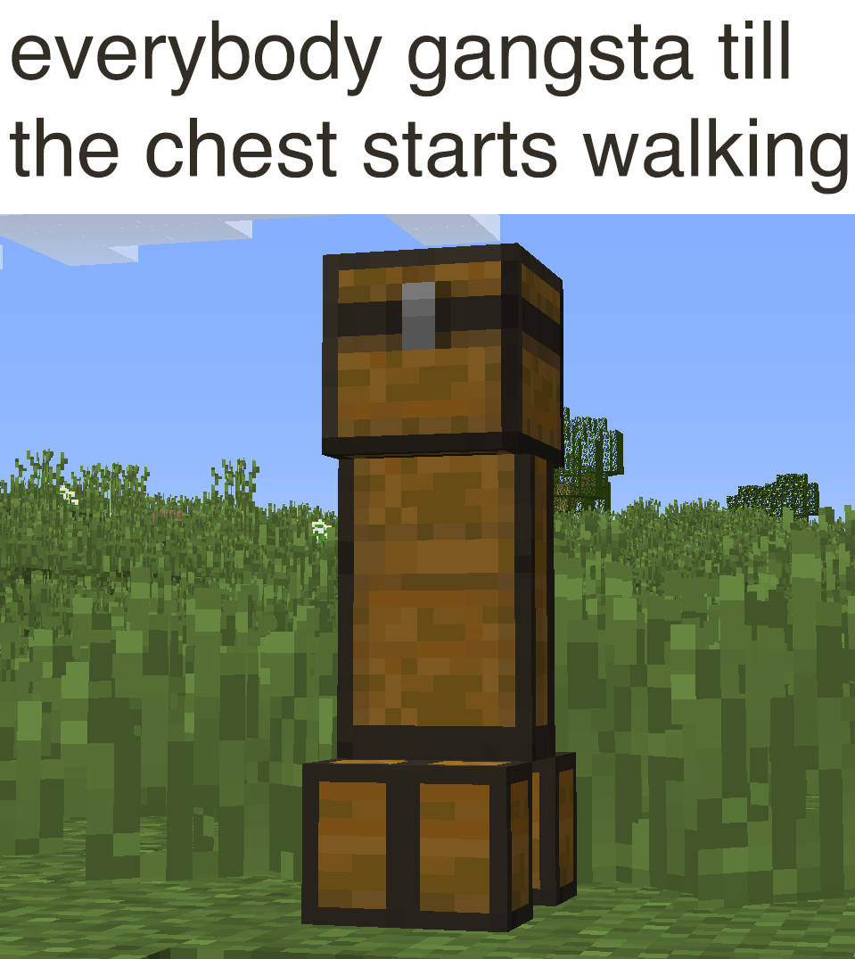 在草地上垂直堆疊的Minecraft儲物箱，背景是藍天 — 我的世界迷因 壁紙