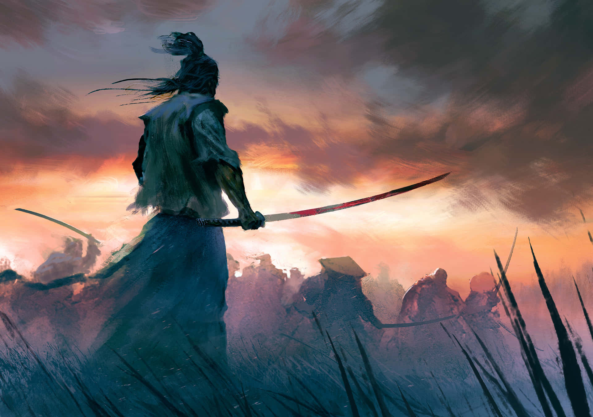  壁紙 — 一名孤獨的武士在熾熱的日落天空下以剪影站立，手持武士刀，風吹動他的頭髮和長袍。