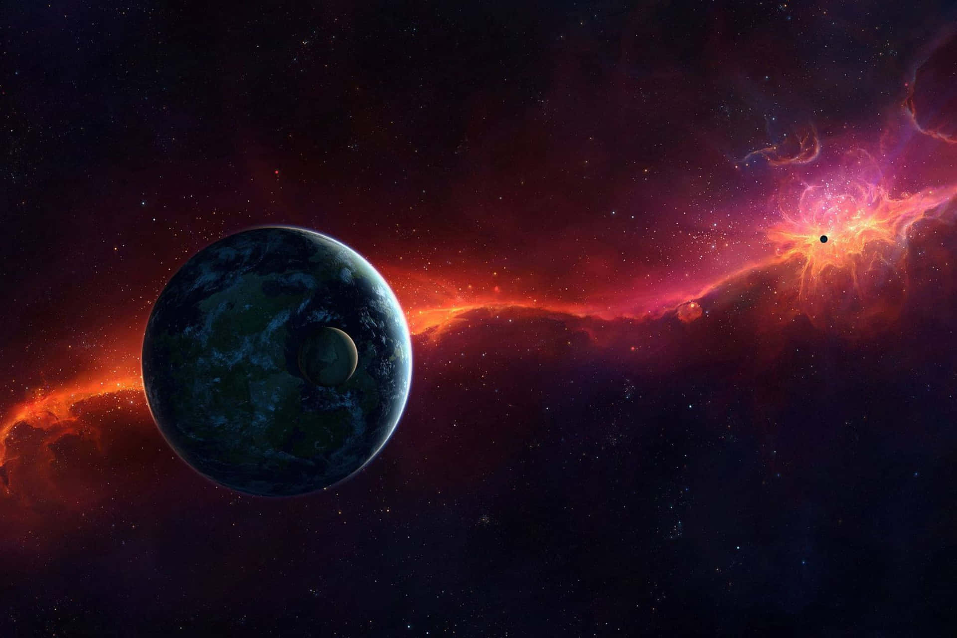  壁紙 — 一個充滿活力的宇宙場景，展示了一顆藍色行星及其衛星在繁星點點的虛空中，靠近一個發光的紅色和橙色星雲運行。