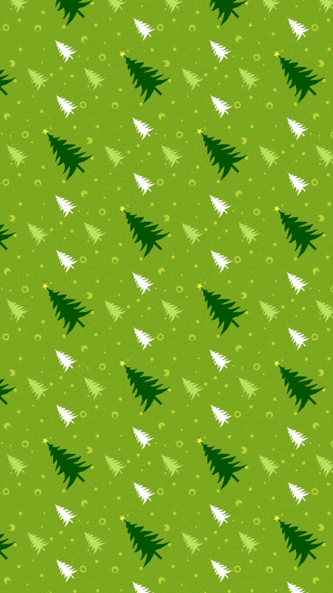 Christmas Pattern 桌布 壁紙 — 一個節日綠色壁紙圖案，散落著深色和白色的聖誕樹，帶有黃色星星和圓形裝飾。