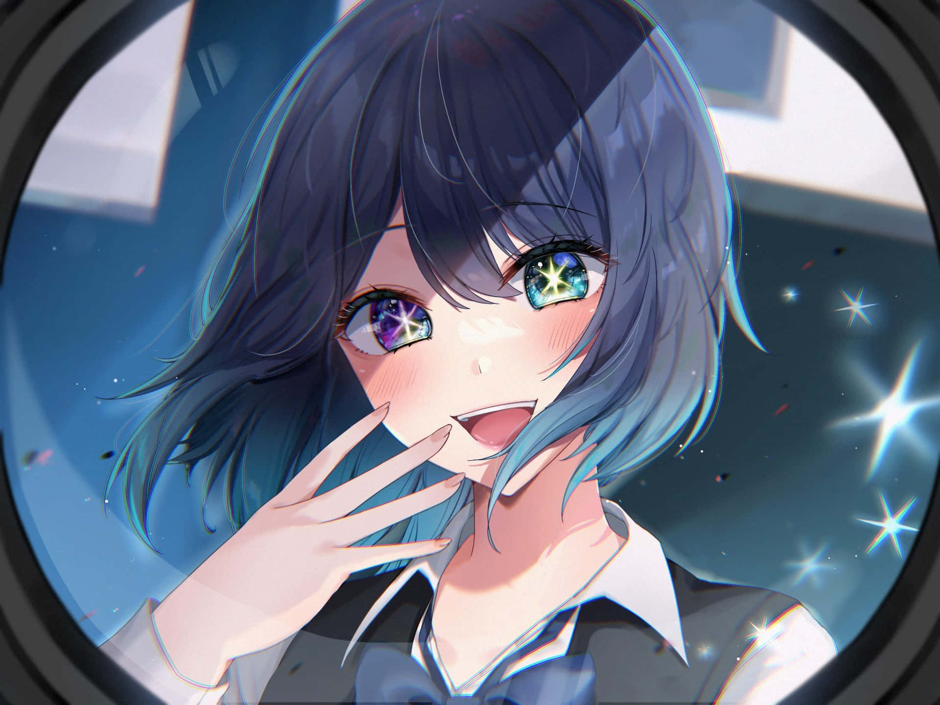  壁紙 — 一個開心的動漫女孩，擁有閃亮的星形眼睛和藍色頭髮，透過圓形窗戶觸摸臉頰微笑。