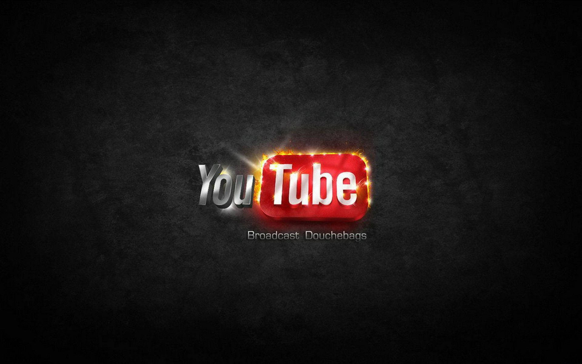 黑色 桌布 壁紙 — YouTube標誌在深色紋理背景上發出火焰邊緣的光芒，下方有文字。