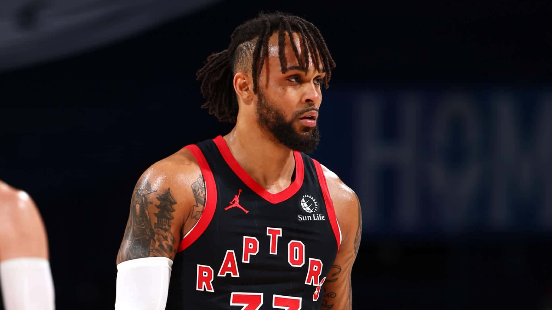 比賽期間身穿Raptors球衣並有刺青的職業籃球運動員。 — NBA 壁紙