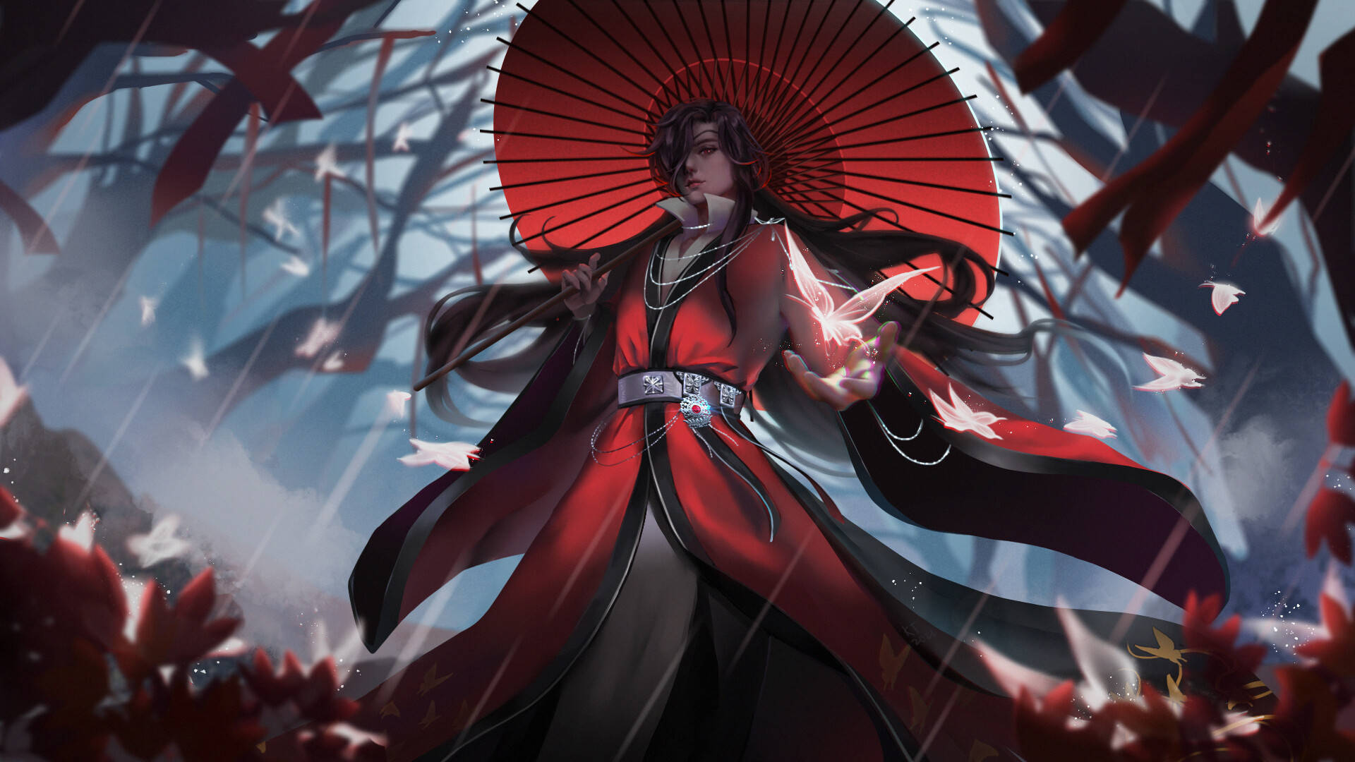 花城 桌布 壁紙 — 一位優雅的動漫女性穿著飄逸的紅色和服，在雨中櫻花飄落的場景中撐著紅色陽傘。
