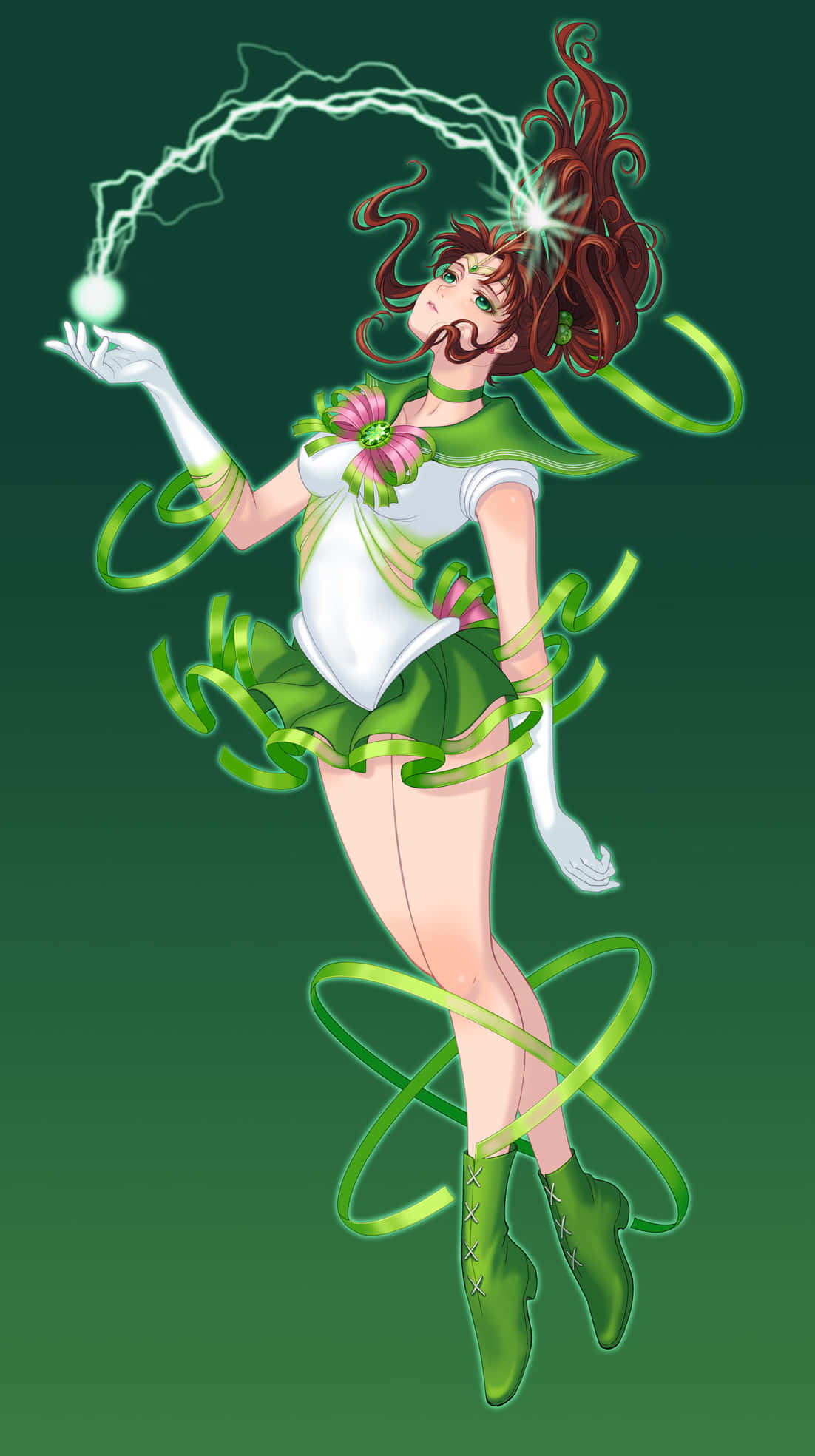 sailor jupiter 桌布 壁紙 — 一位充滿活力的動漫風格戰士，擁有飄逸的紅髮和綠色絲帶，在深綠色背景下從手中引導發光的能量。