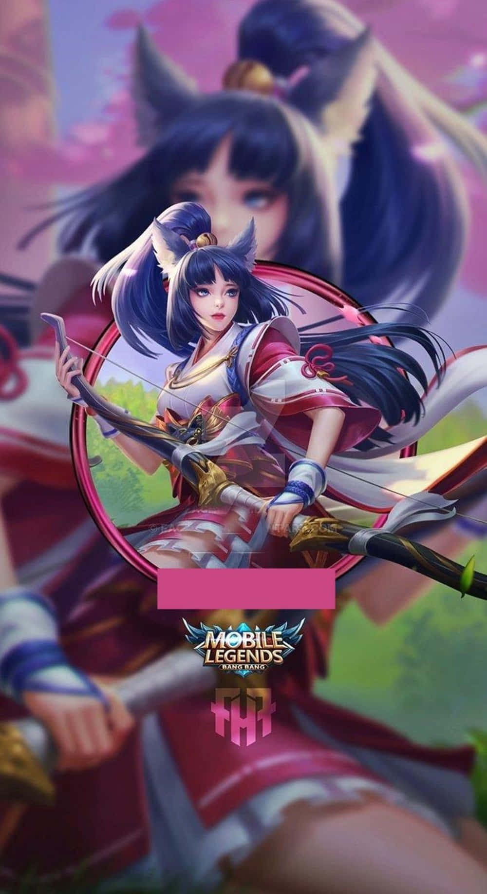 Mobile Legends 動態圖 桌布 壁紙 — 一位兇猛的動漫弓箭手，擁有狐狸耳朵和飄逸的深色頭髮，在柔和的粉紅色和綠色模糊背景下拉弓。
