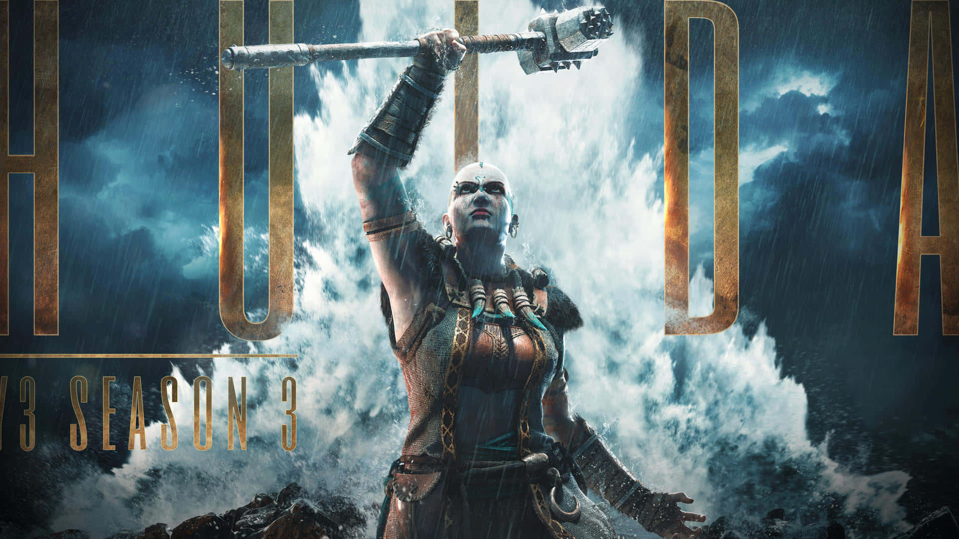 Female Samurai For Honor 桌布 壁紙 — 一位兇猛的女戰士在暴風雨的天空下舉起巨大的錘子，伴隨著洶湧的海浪和金色的標題文字。
