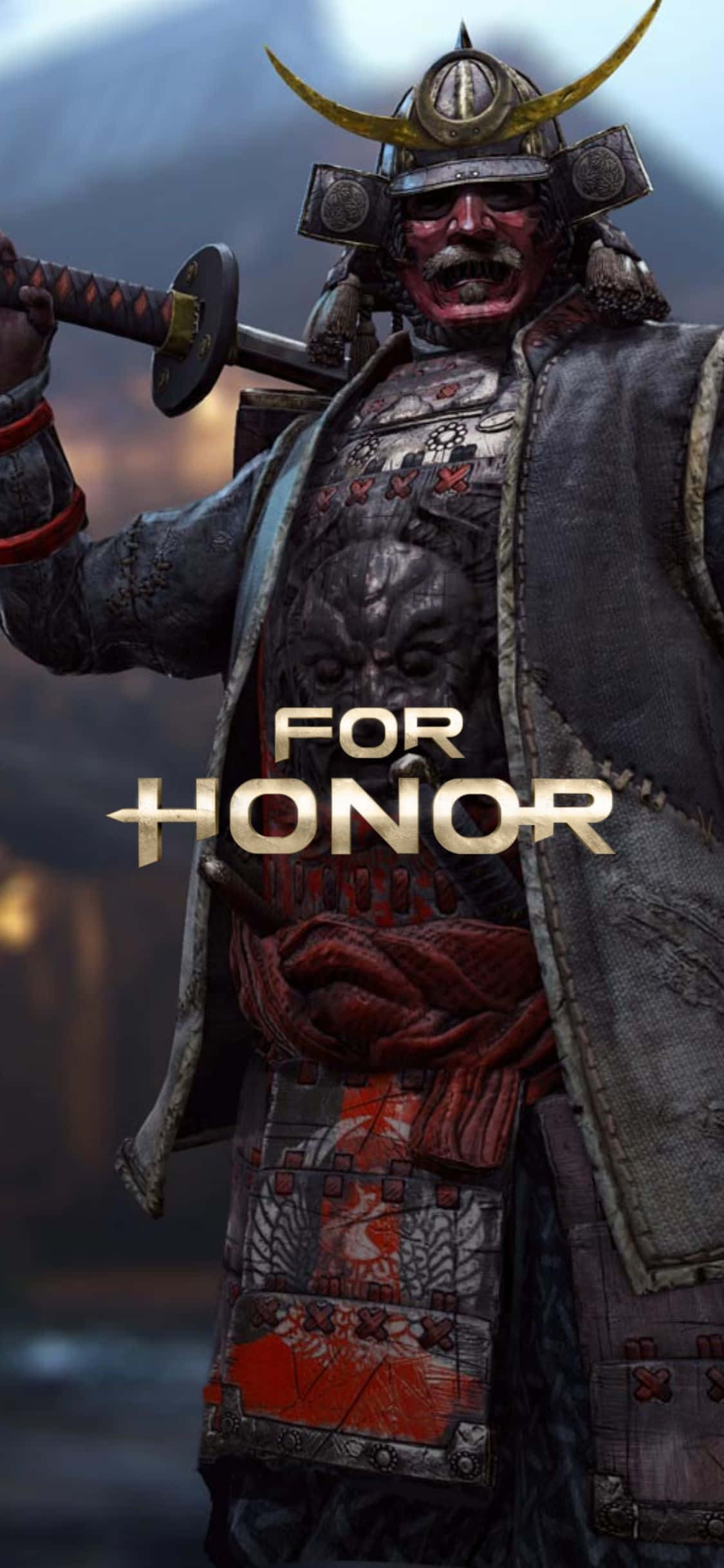 iPhone Xs For Honor 桌布 壁紙 — 一位兇猛的武士穿著華麗盔甲，在霧氣瀰漫的戰場背景下握著武士刀，標題為「For Honor」。