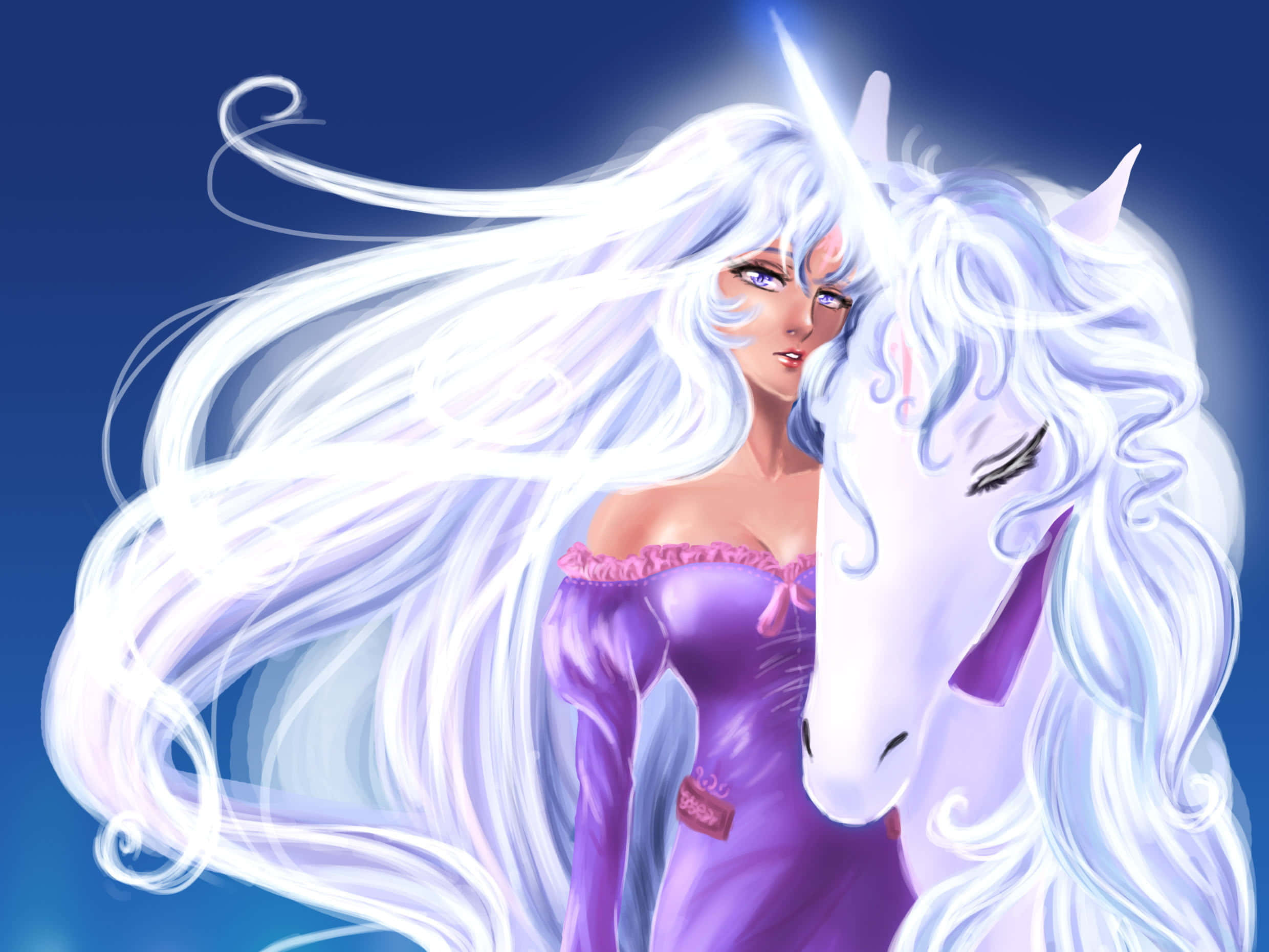 Magical Unicorn 桌布 壁紙 — 一位光芒四射的動漫女孩，擁有飄逸的白髮和紫色連衣裙，在深藍色的天空下擁抱一隻白色獨角獸。