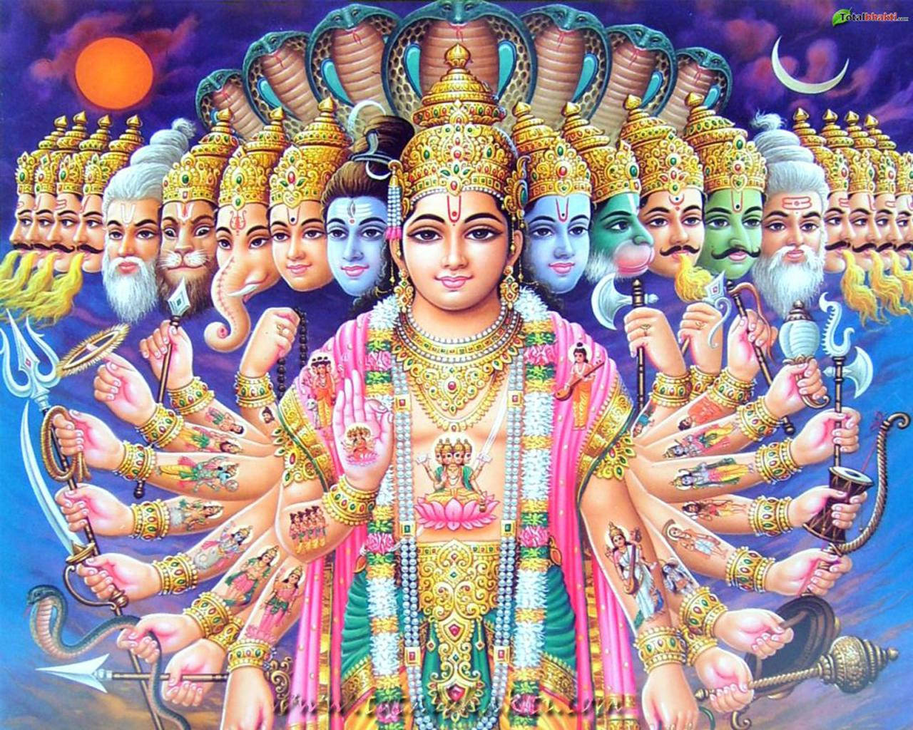 Indian 桌布 壁紙 — 一位光芒四射的多臂印度教女神，以金色和粉紅色裝飾，在暮色天空的背景下被神聖頭顱和天體符號環繞。