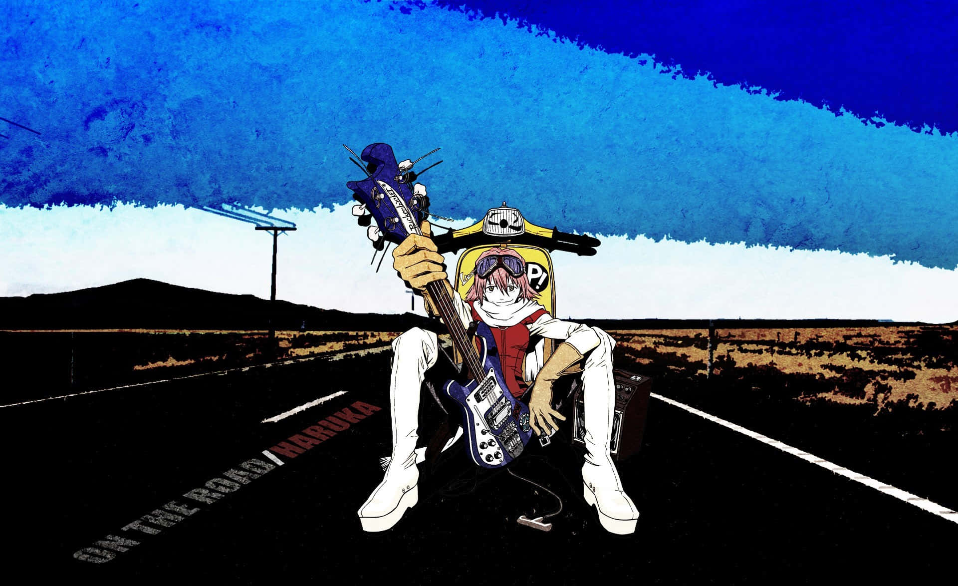 Haruko Haruhara 桌布 壁紙 — 一位動漫吉他手坐在沙漠公路上，在蔚藍的天空下拿著低音吉他。