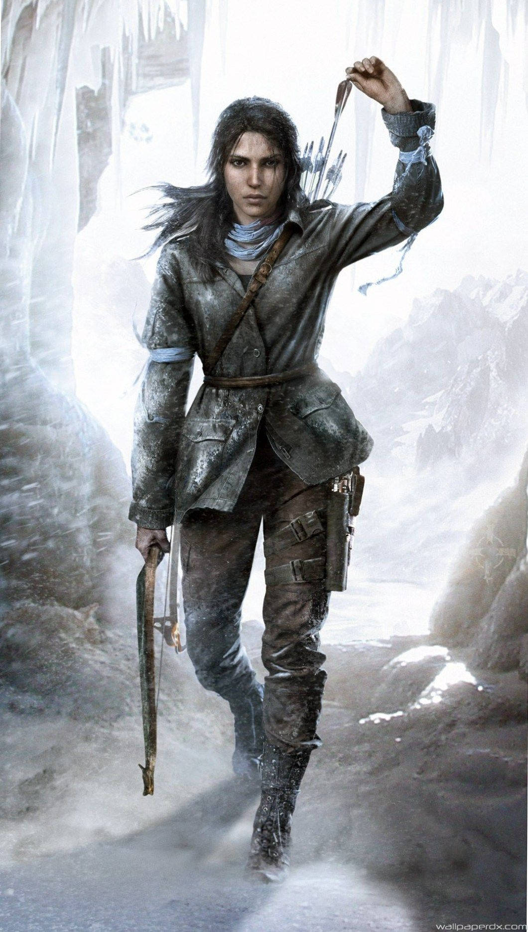 tomb raider iPhone 桌布 壁紙 — 一位堅定的冒險者手持弓和匕首，在戲劇性的雪景中大步穿過冰冷的冰洞。