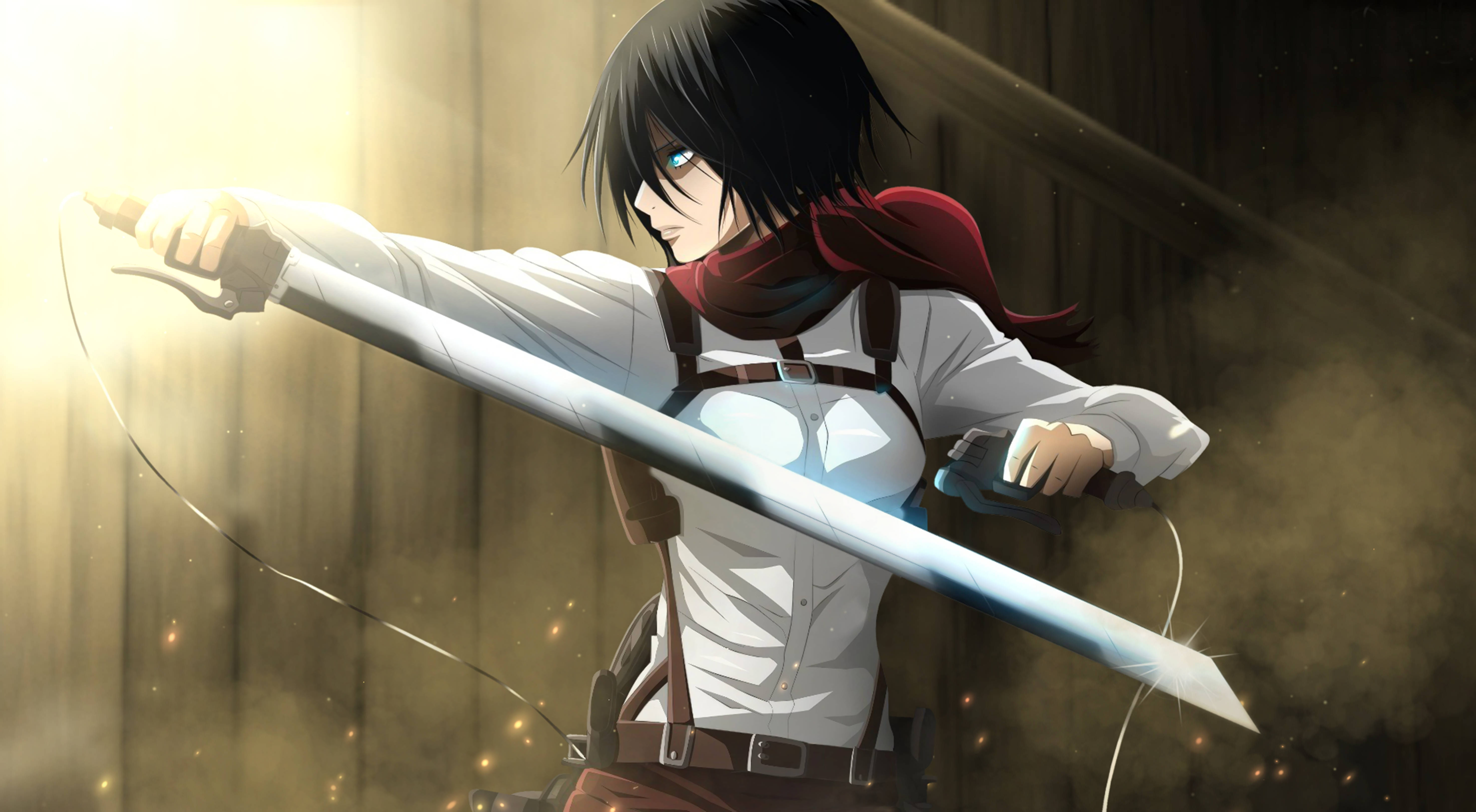 Mikasa 桌布 壁紙 — 一位堅定的動漫戰士，黑髮紅圍巾，在塵土飛揚的金色背景下揮舞著發光的劍。