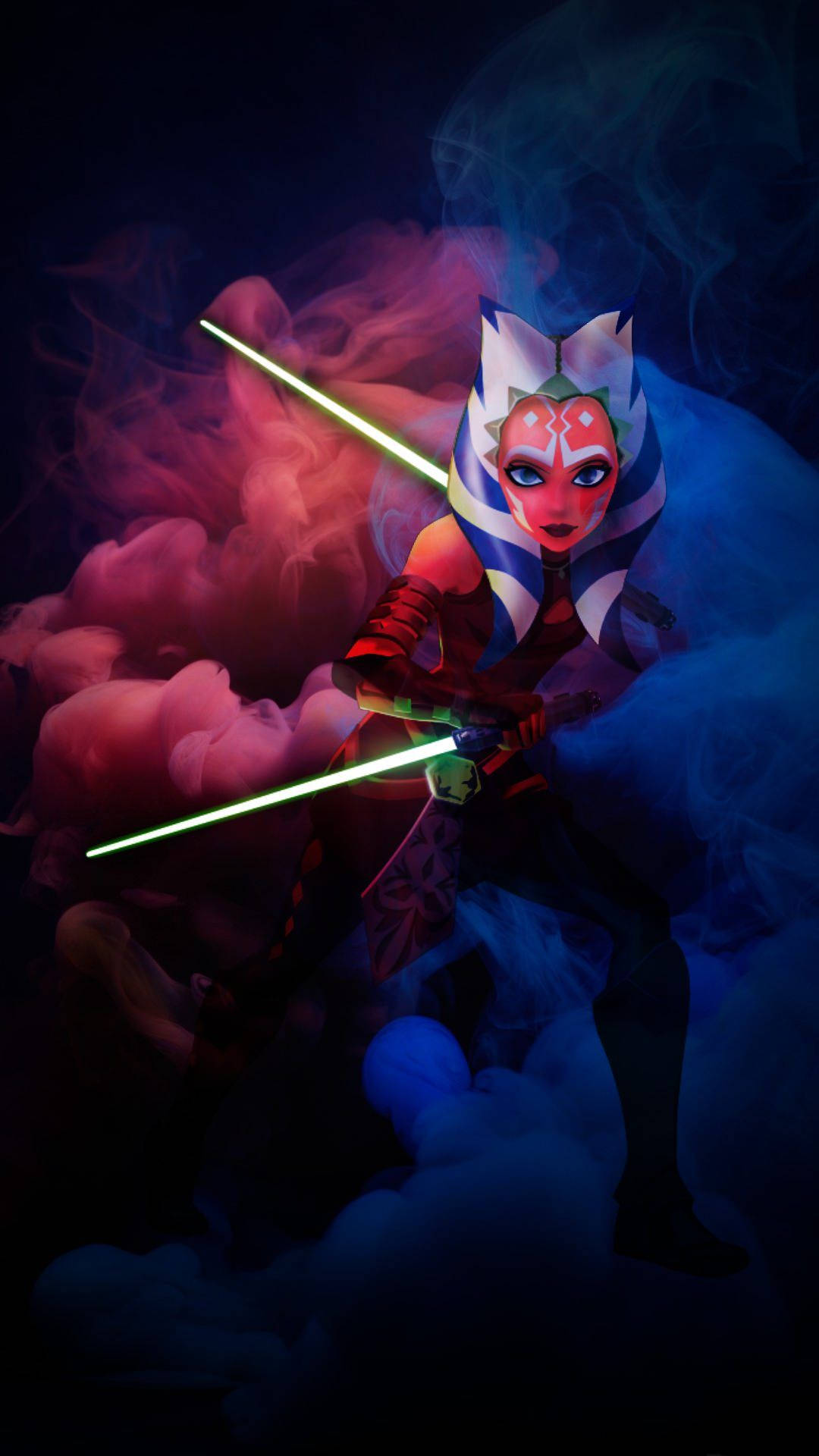 Ahsoka Tano 桌布 壁紙 — 一位女性絕地武士，臉上塗有藍色和白色的顏料，在黑暗背景中揮舞著兩把發光的綠色光劍，周圍環繞著旋轉的紅色和藍色煙霧。
