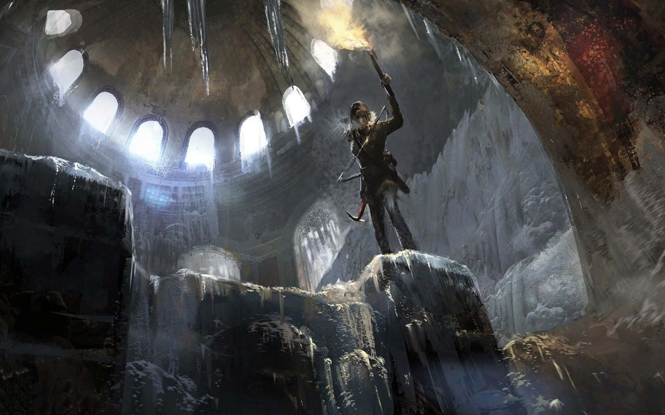 Lara Croft 桌布 壁紙 — 一位孤獨的冒險者站在冰封廢墟上，手持火炬，光線穿過冰凍大教堂的拱形窗戶。