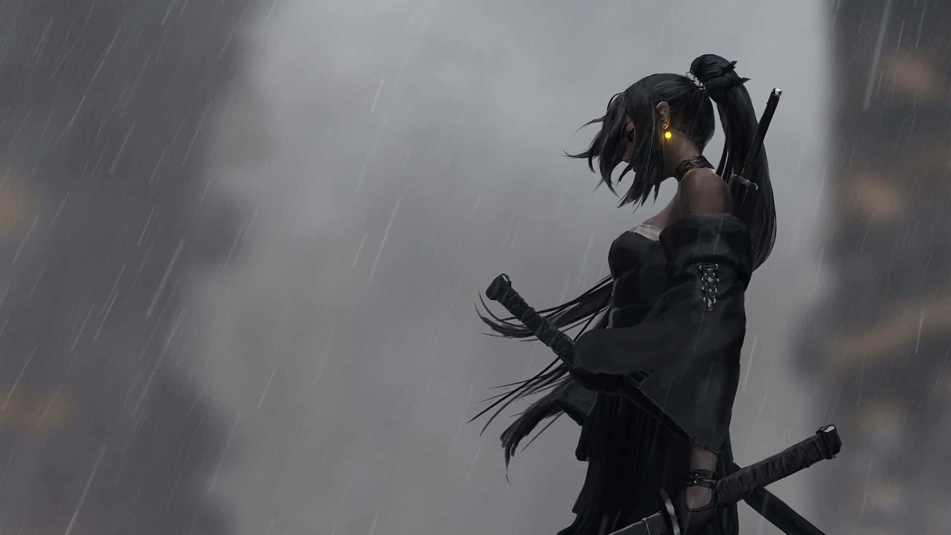 Female Samurai 桌布 壁紙 — 一位孤獨的動漫戰士手持雙劍站在傾盆大雨中，她的黑髮和服裝與灰色暴風雨背景融為一體。