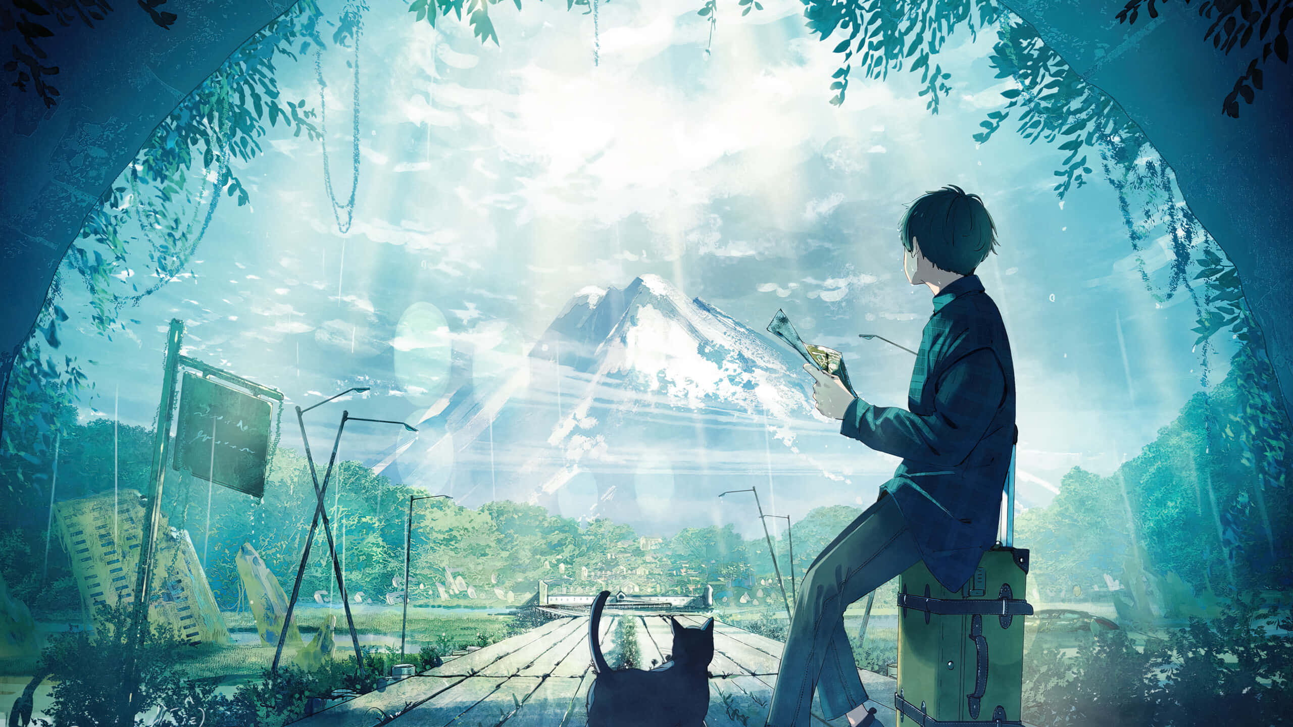 動漫男孩 桌布 壁紙 — 一位孤獨的旅行者坐在樹葉拱門下的行李箱上，透過迷霧森林凝視著一座積雪的山峰。
