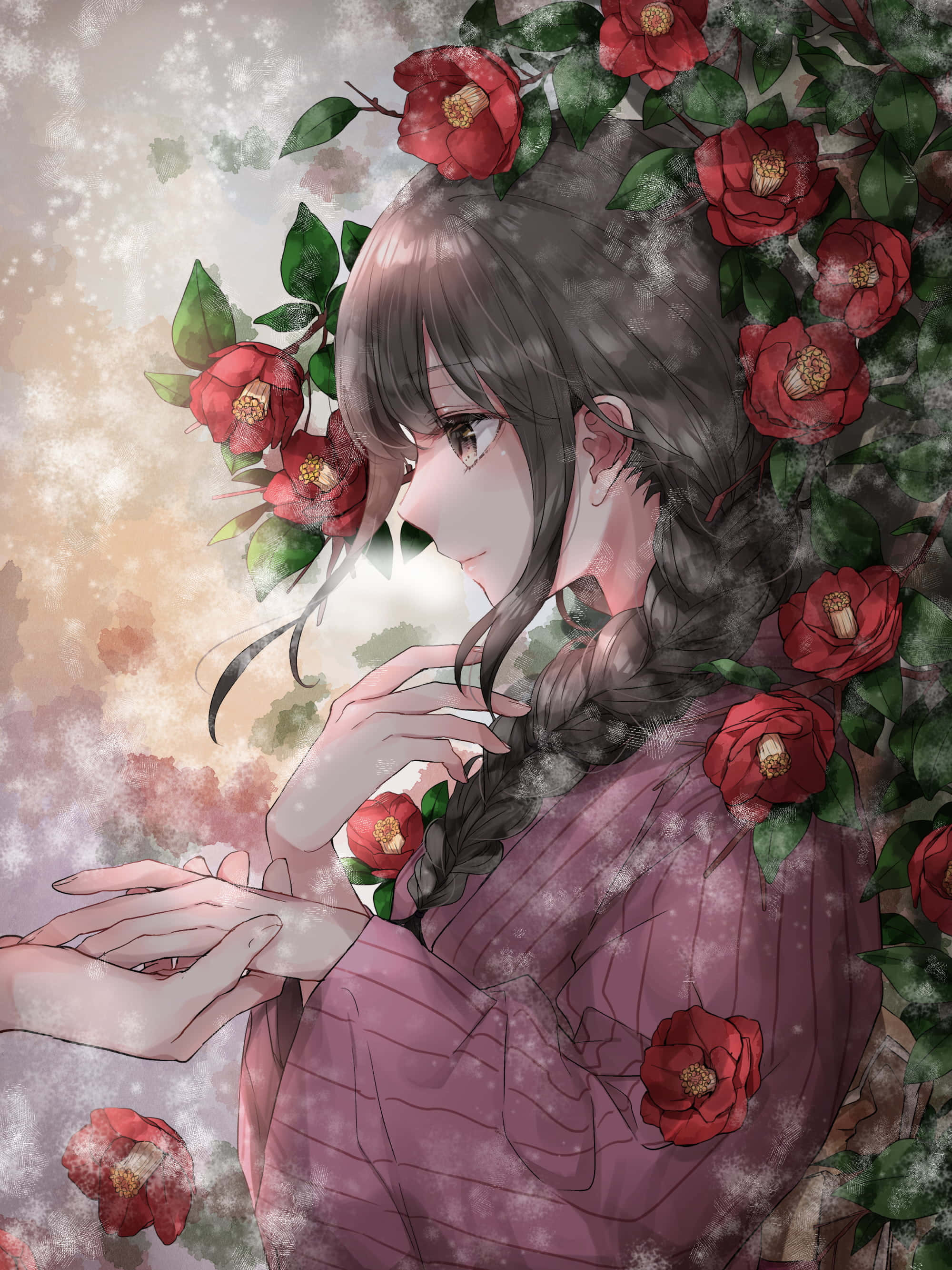 動漫女孩 桌布 壁紙 — 一位寧靜的動漫女孩，編織的頭髮上點綴著紅色山茶花，在柔和的粉彩冬季場景中向下凝視。
