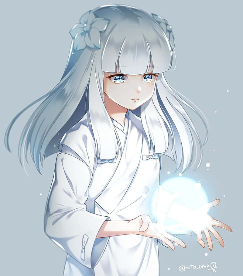 Inuyasha Kanna 桌布 壁紙 — 一位寧靜的動漫女孩，銀色頭髮和藍色眼睛，在柔和的灰色背景前，雙手輕輕捧著一個發光的球體。
